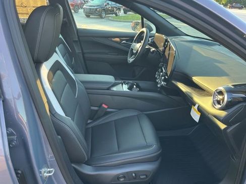 New 2025 Chevrolet Blazer EV LT image 38