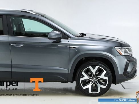 Used 2023 Volkswagen Taos SEL image 12