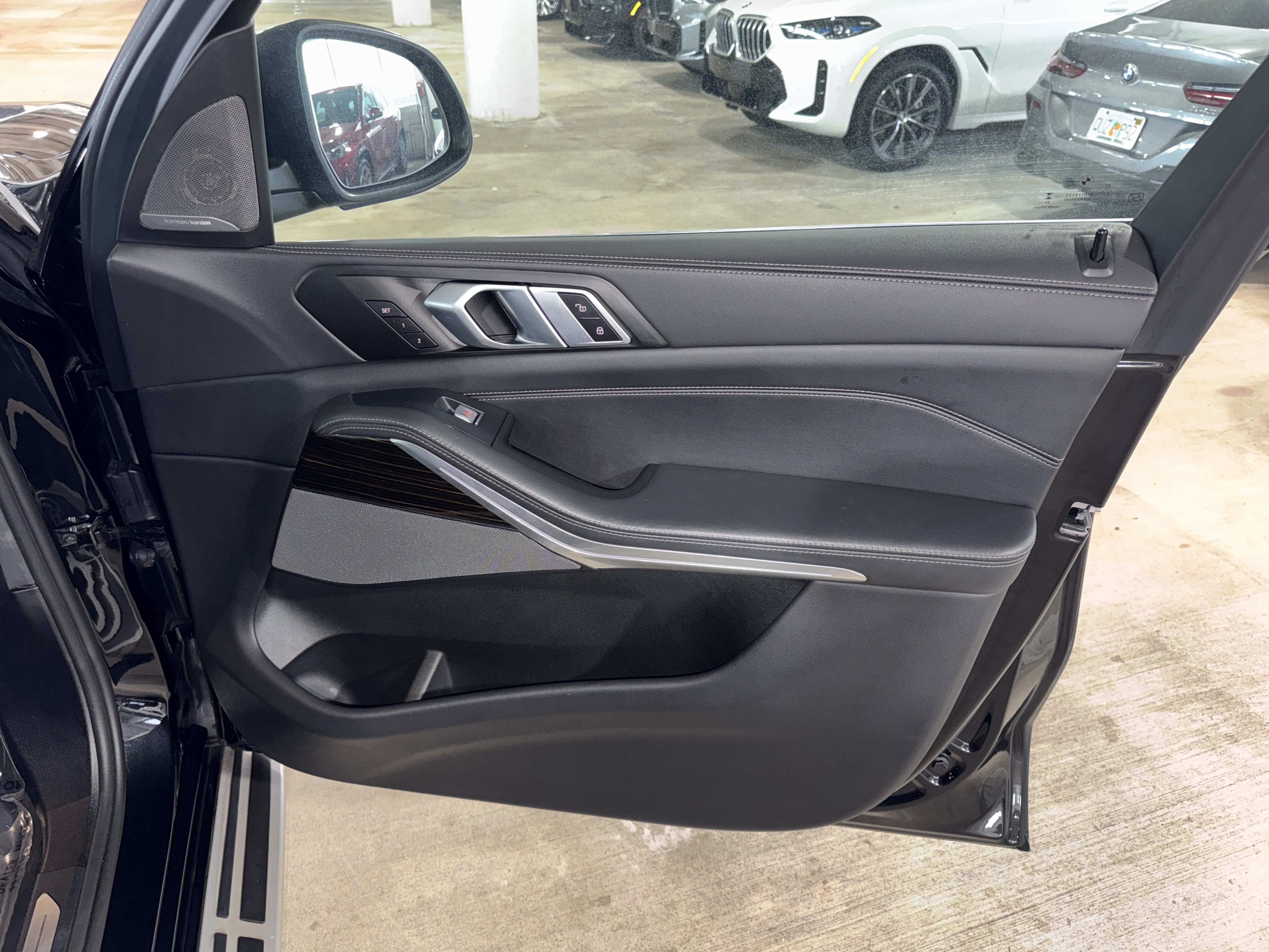 Used 2025 BMW X7 xDrive40i AWD/4WD image 9