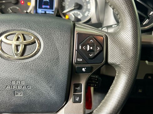Used 2018 Toyota Tacoma SR5 image 19
