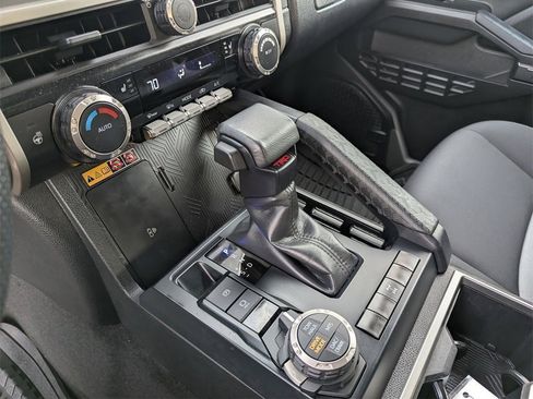 Used 2024 Toyota Tacoma TRD Off-Road image 26