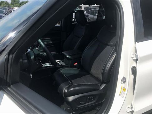 Used 2022 Ford Explorer ST w/ Equipment Group 401A image 7