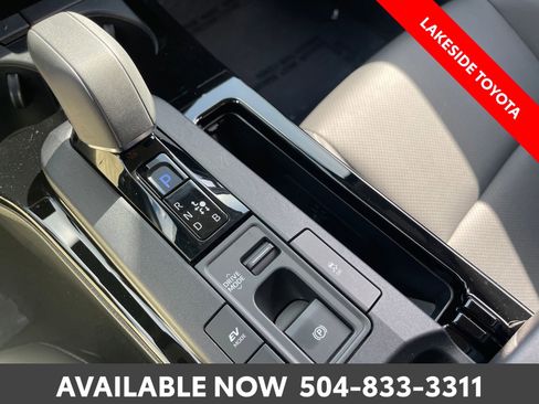 Used 2023 Toyota Prius XLE FWD image 31