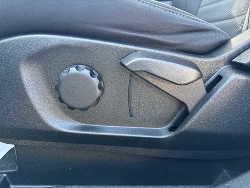 Used 2022 Ford Edge SE image 18