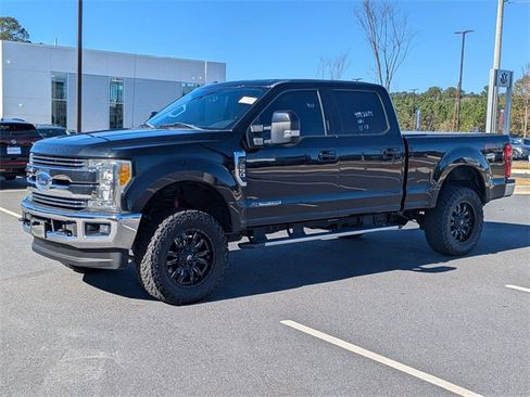 Used 2017 Ford F250 Lariat w/ Lariat Value Package image 8