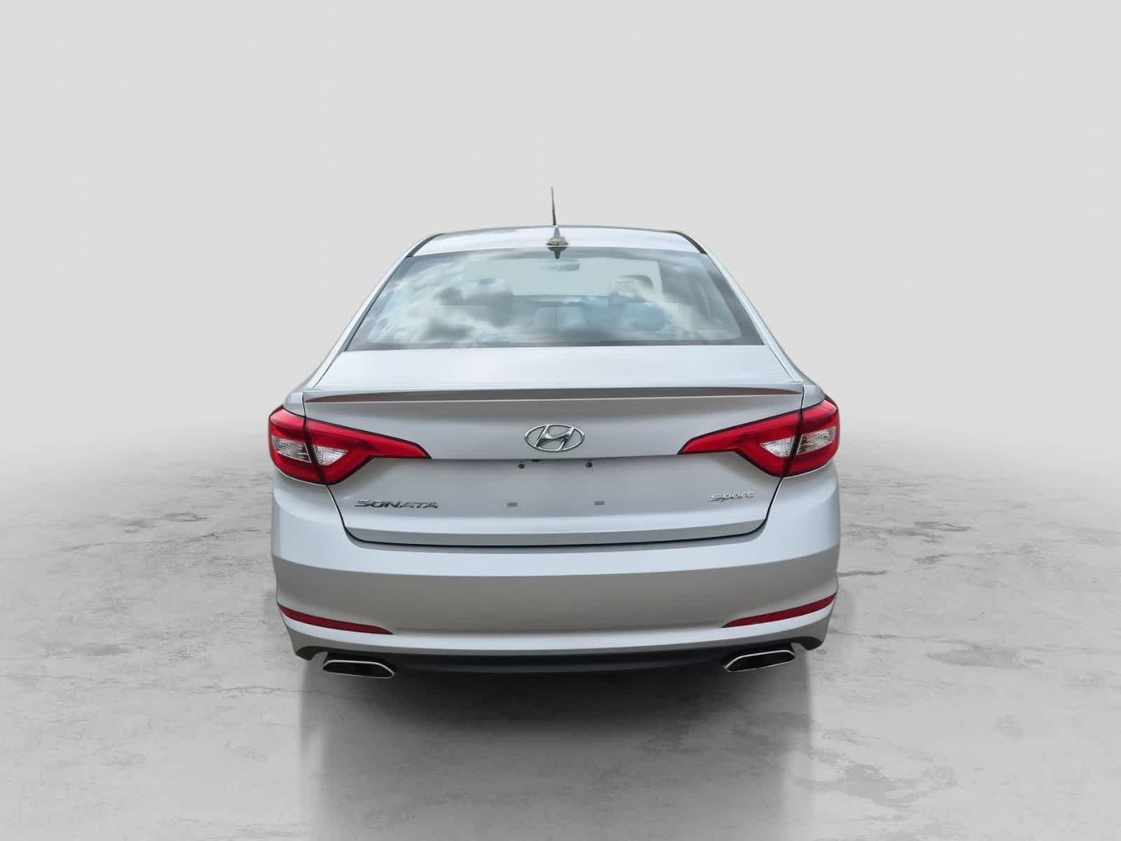 Used 2016 Hyundai Sonata Sport w/ Option Group 1V FWD image 7
