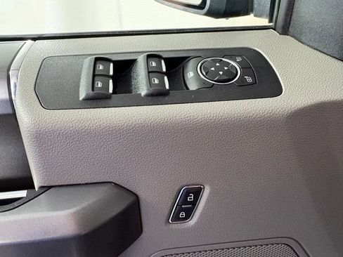 Used 2018 Ford F150 XLT w/ Equipment Group 302A Luxury AWD/4WD image 26