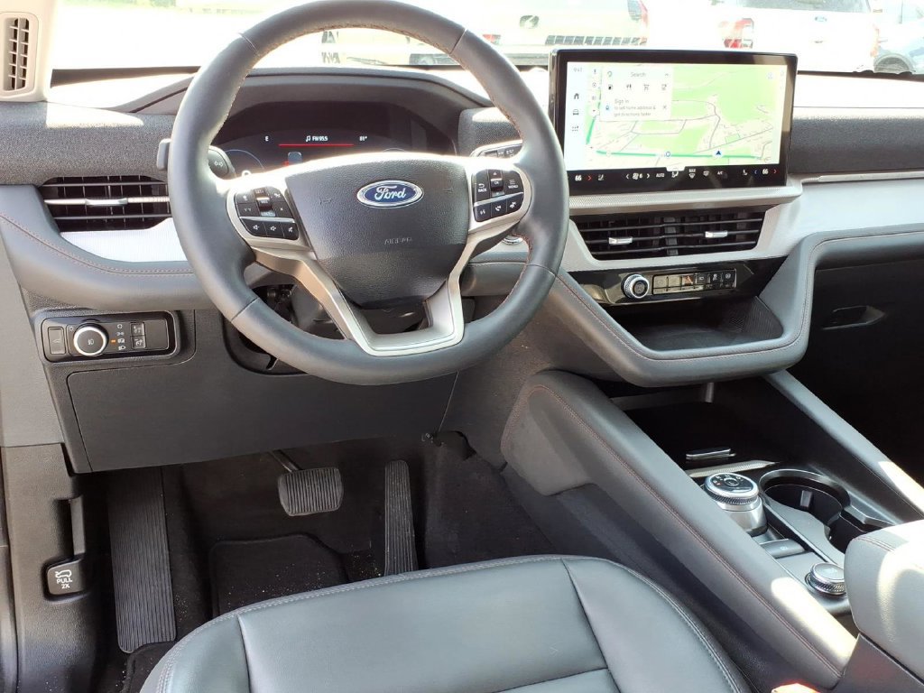 Certified 2025 Ford Explorer Active w/ Active Comfort Package AWD/4WD image 17