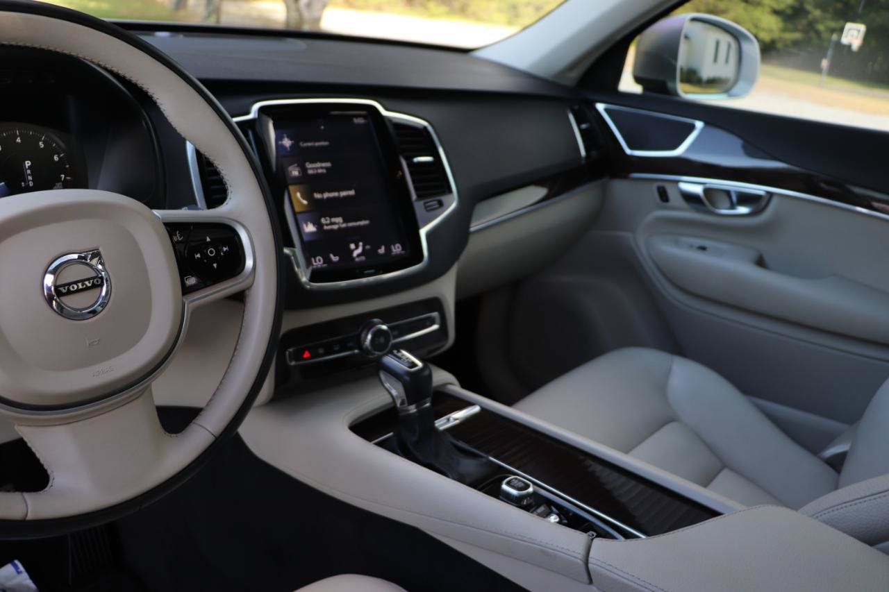 Used 2018 Volvo XC90 T6 Momentum w/ Convenience Package AWD/4WD image 14