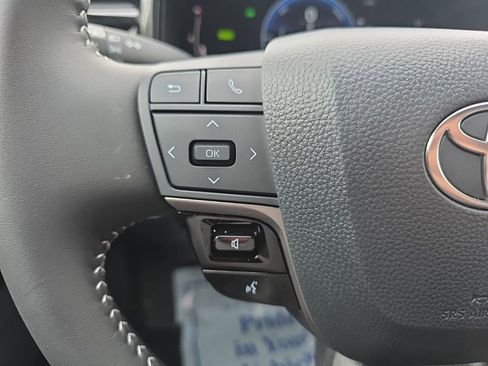 Used 2026 Toyota Camry SE image 25