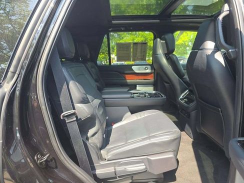 Used 2024 Lincoln Navigator Reserve AWD/4WD image 12