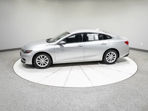 Used 2017 Chevrolet Malibu LT w/ Driver Confidence Package FWD image 30