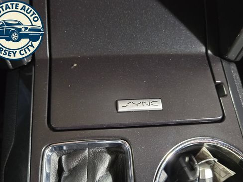 Used 2019 Ford Explorer XLT w/ Equipment Group 202A AWD/4WD image 17