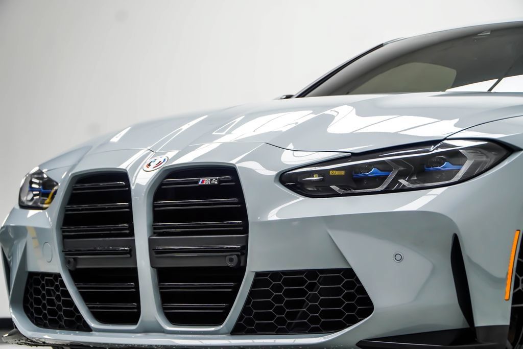 Used 2022 BMW M4 Coupe w/ Executive Package RWD image 2