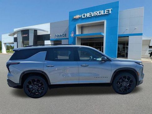 New 2026 Chevrolet Traverse RS w/ LPO, Floor Liner Package FWD image 3