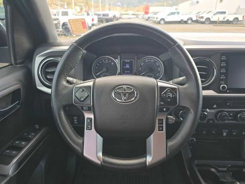 Used 2021 Toyota Tacoma Limited image 11
