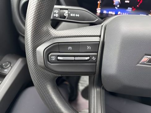 Used 2023 Chevrolet Colorado Trail Boss w/ Technology Package image 9