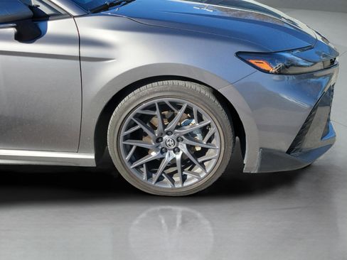 Used 2025 Toyota Camry SE image 30