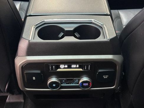 Used 2019 Ford Expedition XLT w/ Equipment Group 202A RWD image 20