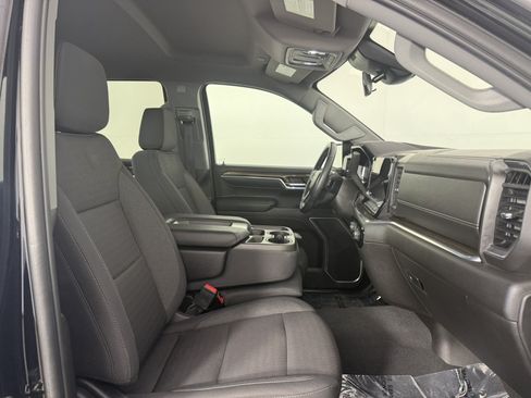 Used 2024 Chevrolet Silverado 1500 LT AWD/4WD image 10