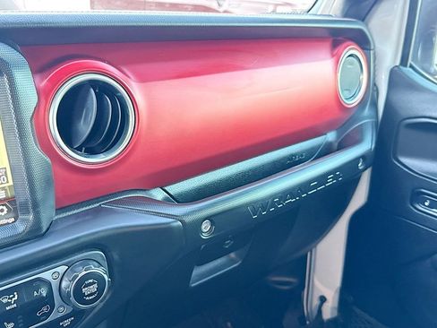 Used 2023 Jeep Wrangler Unlimited Rubicon w/ Cold Weather Group image 22