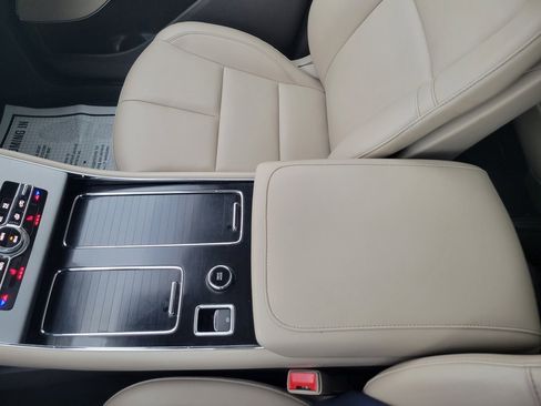 Used 2023 Lincoln Aviator AWD Standard 4dr SUV w/ Premium Package image 39