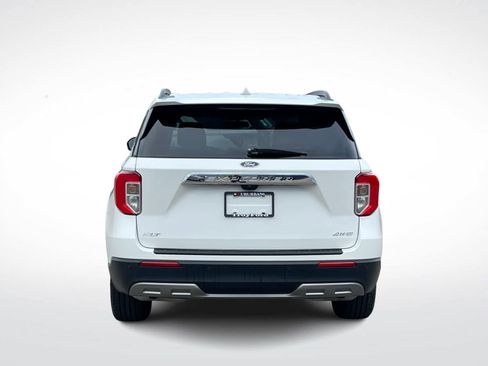 Used 2022 Ford Explorer XLT w/ Equipment Group 202A AWD/4WD image 7