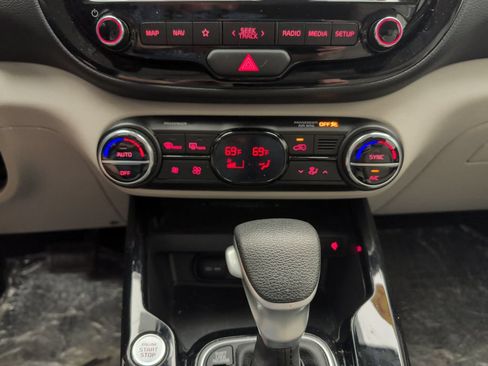 Used 2022 Kia Soul S FWD image 22
