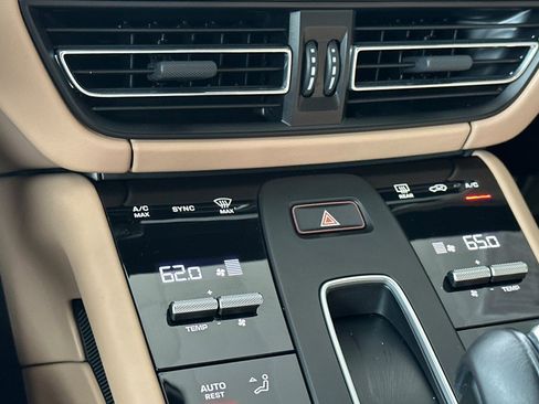 Certified 2023 Porsche Macan image 21