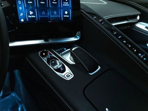 Used 2024 Chevrolet Corvette Stingray Coupe w/ Chrome Exterior Badge Package image 27