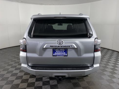 Used 2017 Toyota 4Runner SR5 image 7