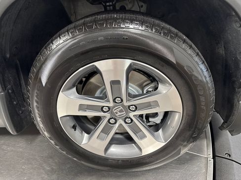 Used 2025 Honda Pilot EX-L image 14
