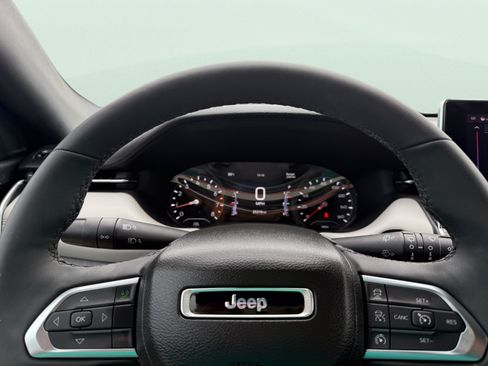 Used 2025 Jeep Compass Limited AWD/4WD image 20
