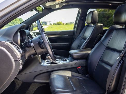 Used 2020 Jeep Grand Cherokee Limited w/ Luxury Group II image 17