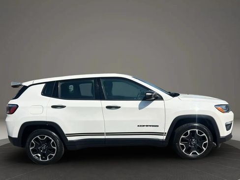 Used 2019 Jeep Compass Sport FWD image 4