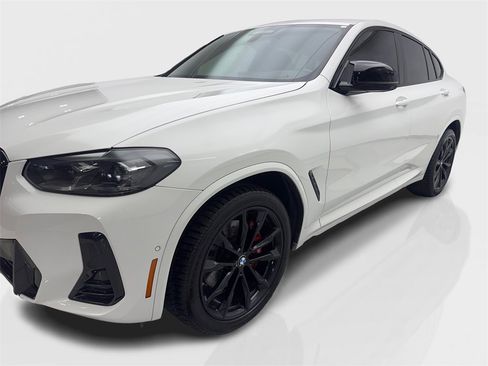 Used 2022 BMW X4 M40i image 11