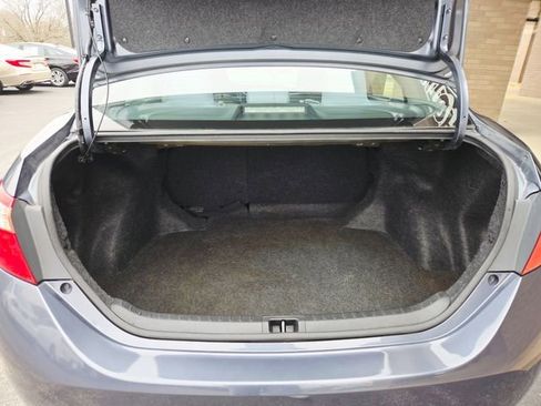 Used 2017 Toyota Corolla LE image 9