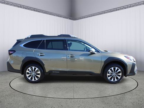 Used 2025 Subaru Outback Touring image 9