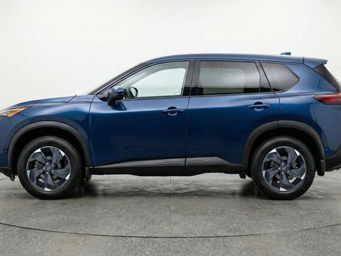 Used 2025 Nissan Rogue SV image 5