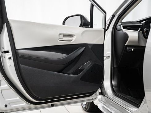 Used 2024 Toyota Corolla LE image 28