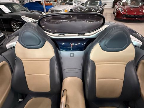 Used 2006 Pontiac Solstice Convertible w/ Premium Package RWD image 31