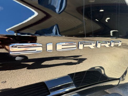 Used 2023 GMC Sierra 1500 SLT w/ SLT Premium Package AWD/4WD image 28