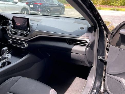 Used 2025 Nissan Altima 2.5 SV FWD image 22