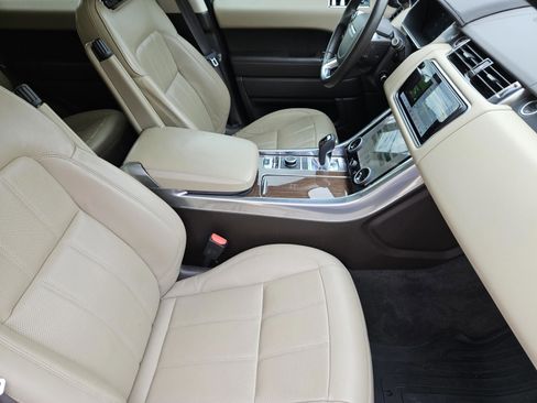 Used 2019 Land Rover Range Rover Sport HSE AWD/4WD image 12
