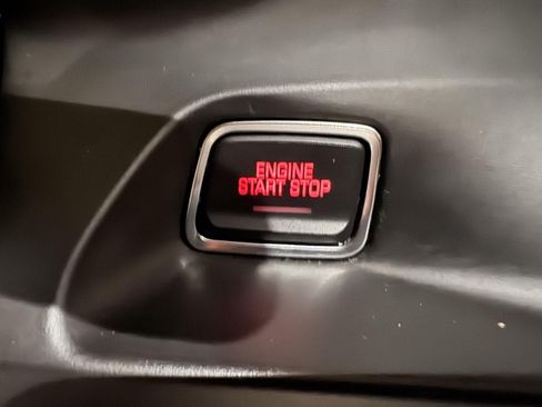 Certified 2019 Chevrolet Camaro LT RWD image 26