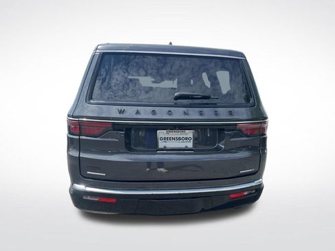 Used 2022 Jeep Wagoneer Series II AWD/4WD image 4