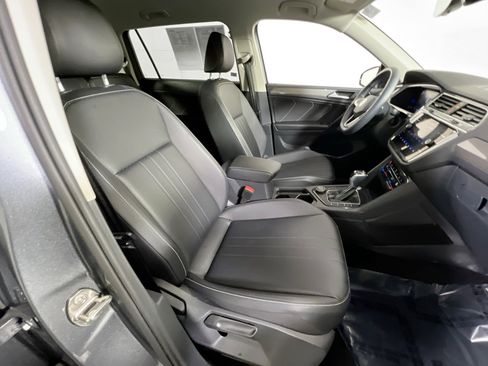 Used 2022 Volkswagen Tiguan SE image 26