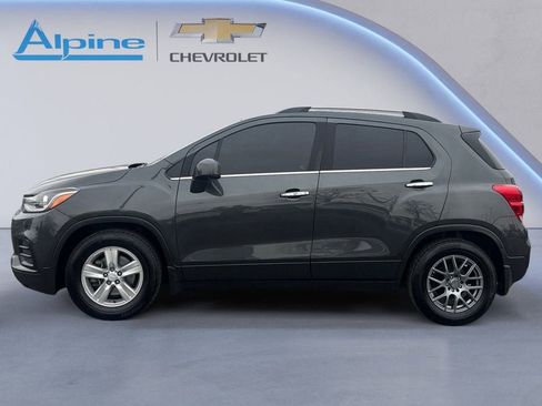 Used 2019 Chevrolet Trax LT w/ LT Convenience Package image 2