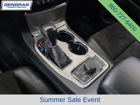 Used 2020 Jeep Grand Cherokee Laredo w/ Quick Order Package 2BN North AWD/4WD image 17