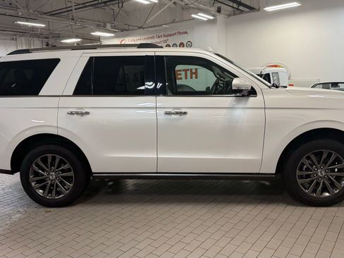 Used 2019 Ford Expedition Limited image 1